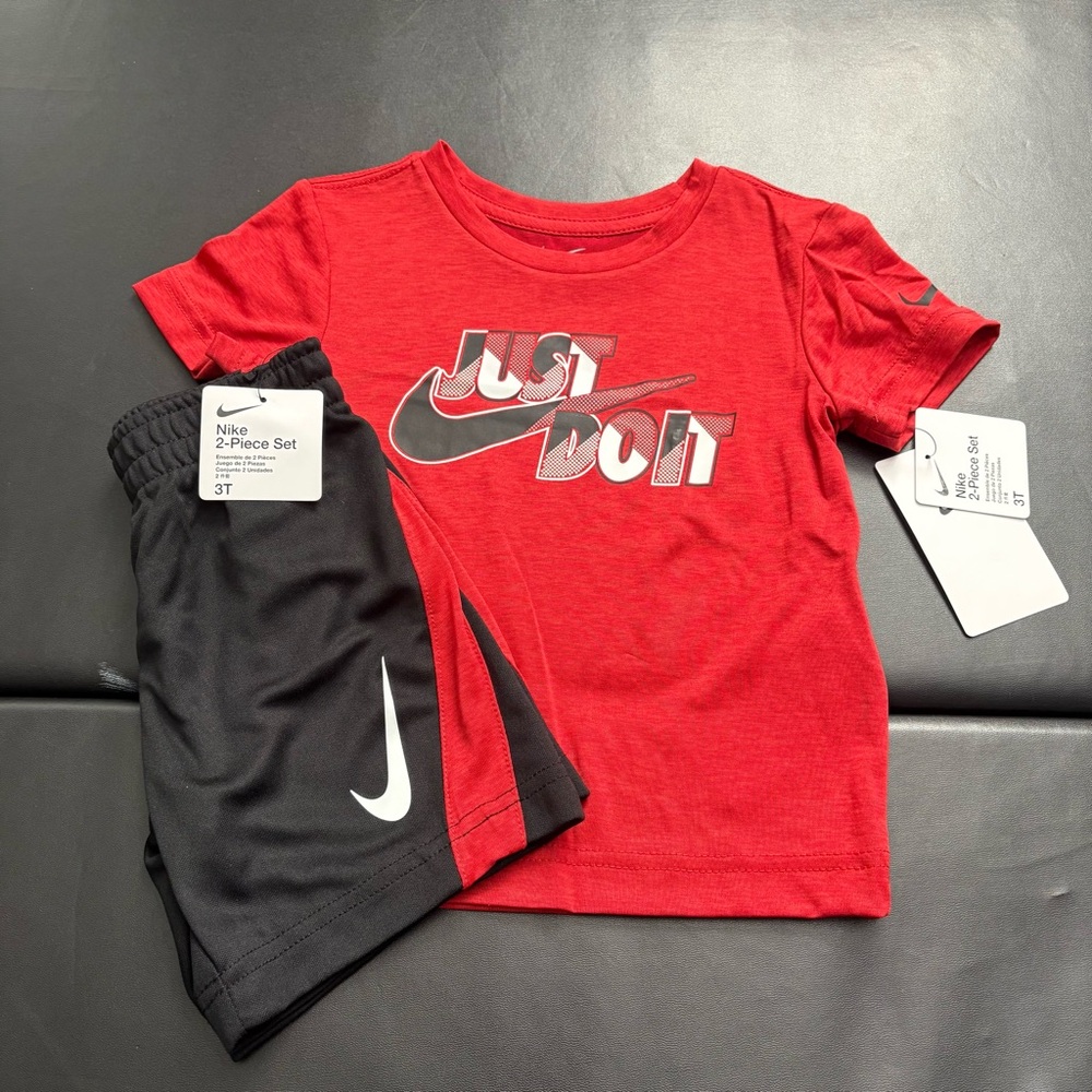 NWT Nike Athletic Set Boys Size 3T